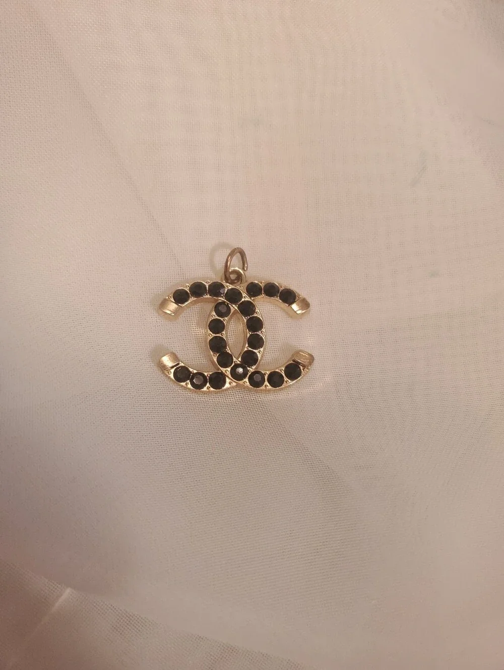 ⚜️GOLD TONE WITH BLACK CRYSTALS PENDANT/CHARM NEW